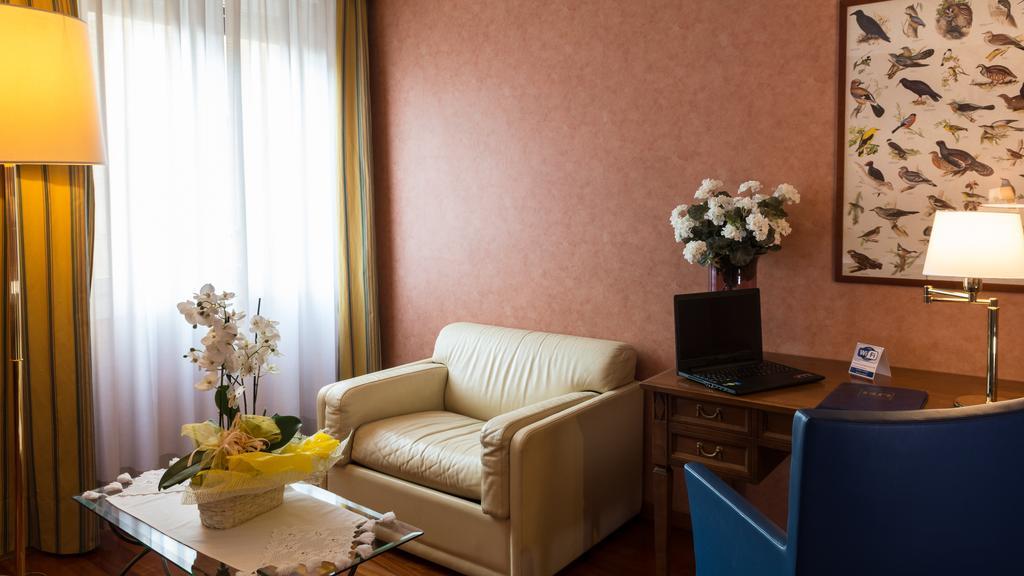 Hotel Lombardia Milaan Buitenkant foto